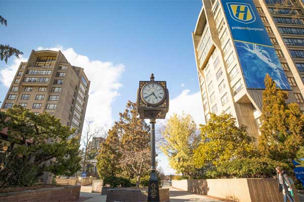 Hofstra-University-main-building