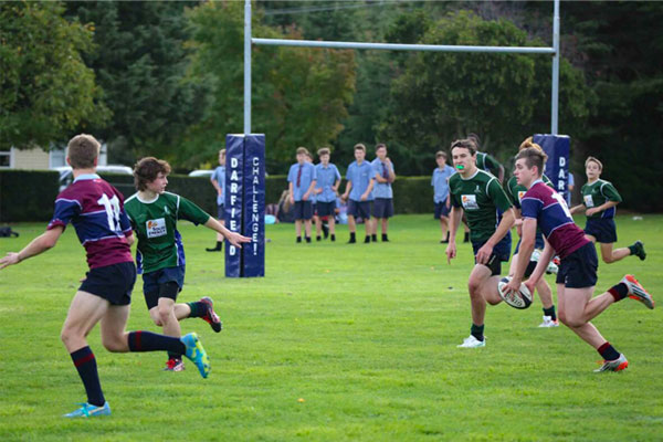 Nz-Darfield-High-School-students-american-football