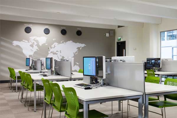 University-College-Dublin-computer-room