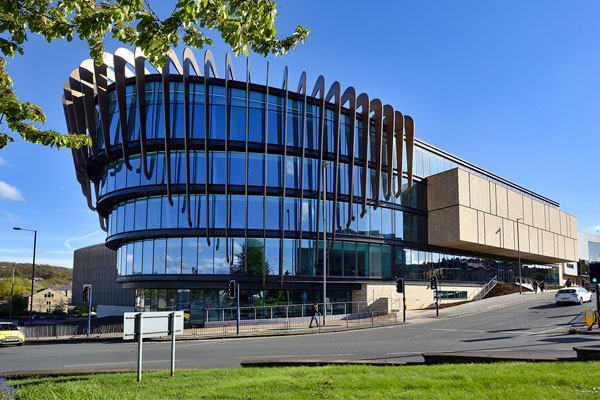 University-of-Huddersfield-main-buildin