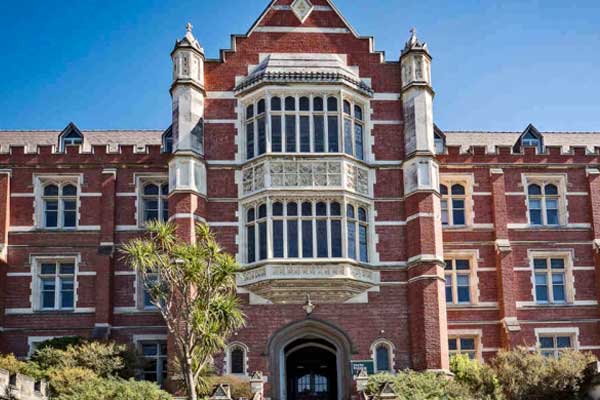 Victoria-University-of-Wellington-main-building