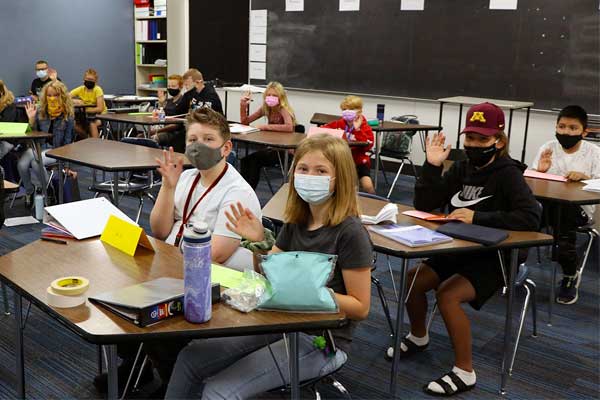 Lake-Trail-Middle-School-greeting-students