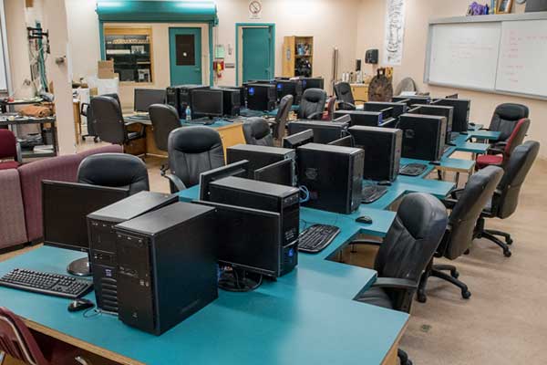 Thomas-Haney-Secondary-computer-room