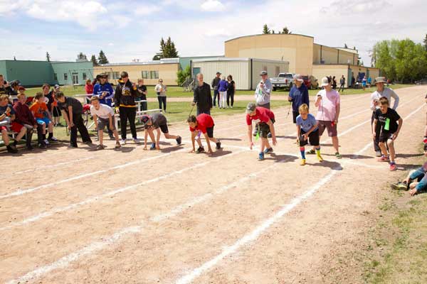Three-Hills-School-running-race