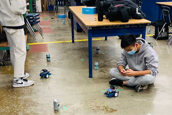 Windermere-Secondary-control-the-robot