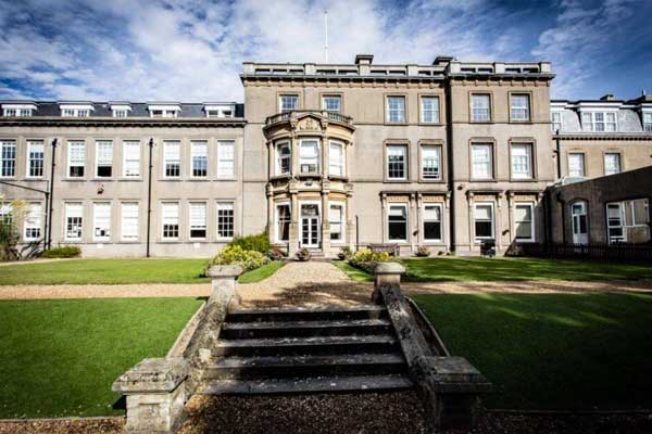 Bournemouth-Collegiate-School-building