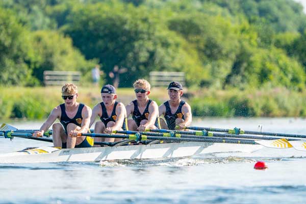 Hereford-Cathedral-School-students-rowing-races