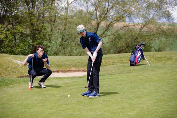 Mill-Hill-School-golf-student