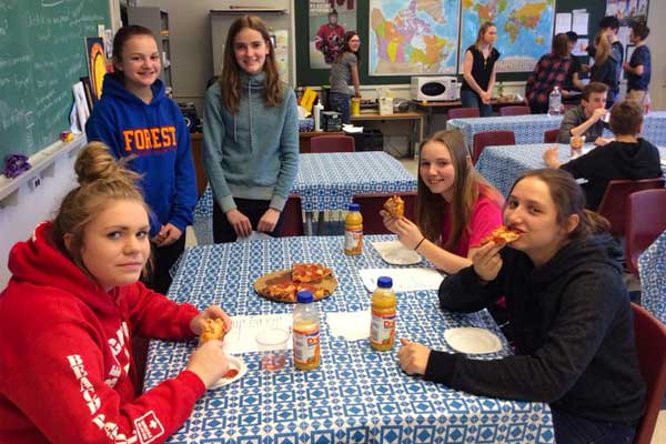 North-Lambton-Secondary-students-eating