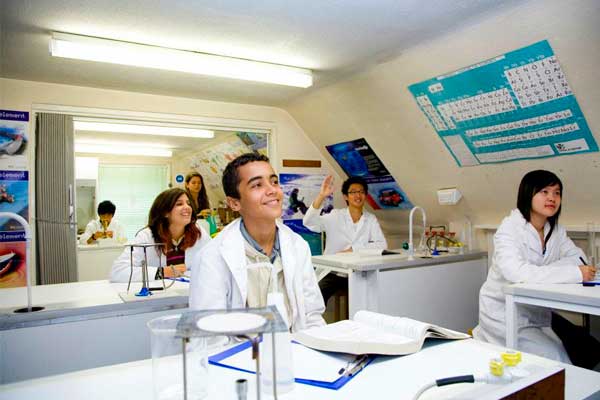 St.Andrew's-College-classroom