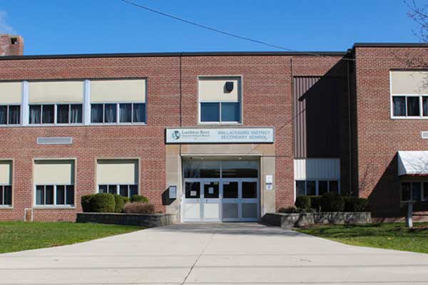 Wallaceburg-District-High-School-building